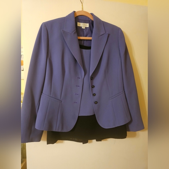 3 Piece Tahari Suit - Size 12p - Picture 1 of 11